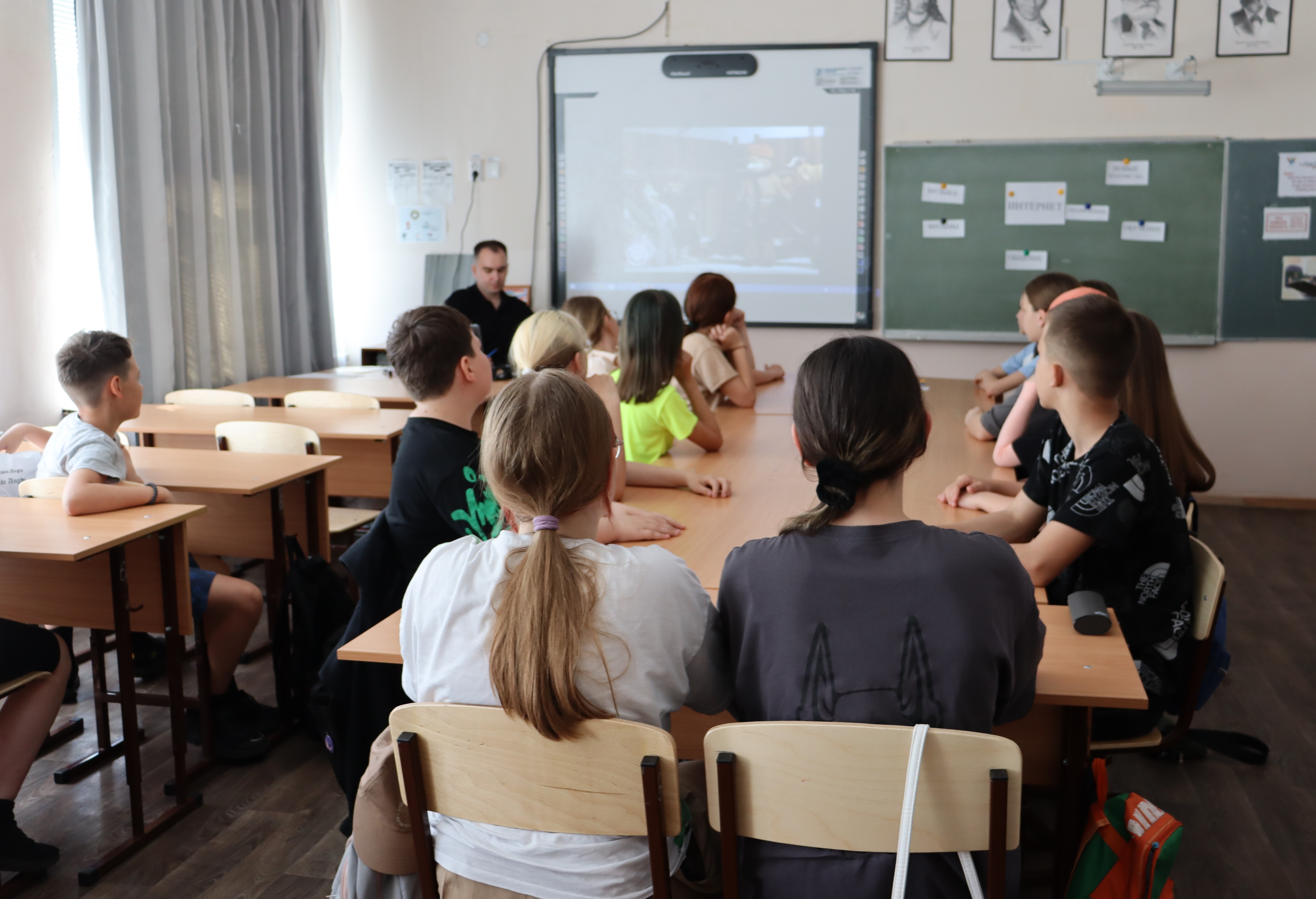 В Чистополе для учащихся школы № 5 прошел урок «Цифры» | 04.06.2024 |  Чистополь - БезФормата