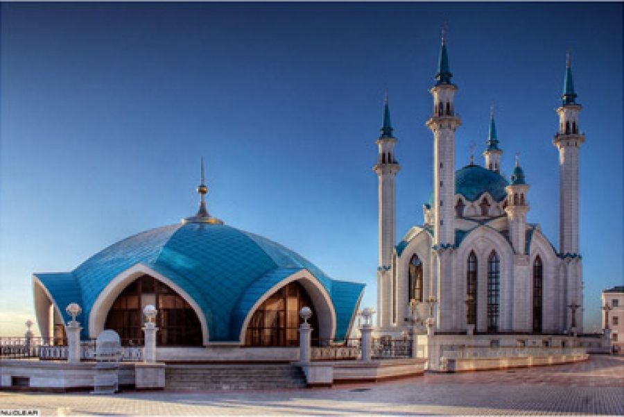 Поздравление Мухаммада хазрата Киямова, имама-мухтасиба города и района с праздником Курбан-байрам