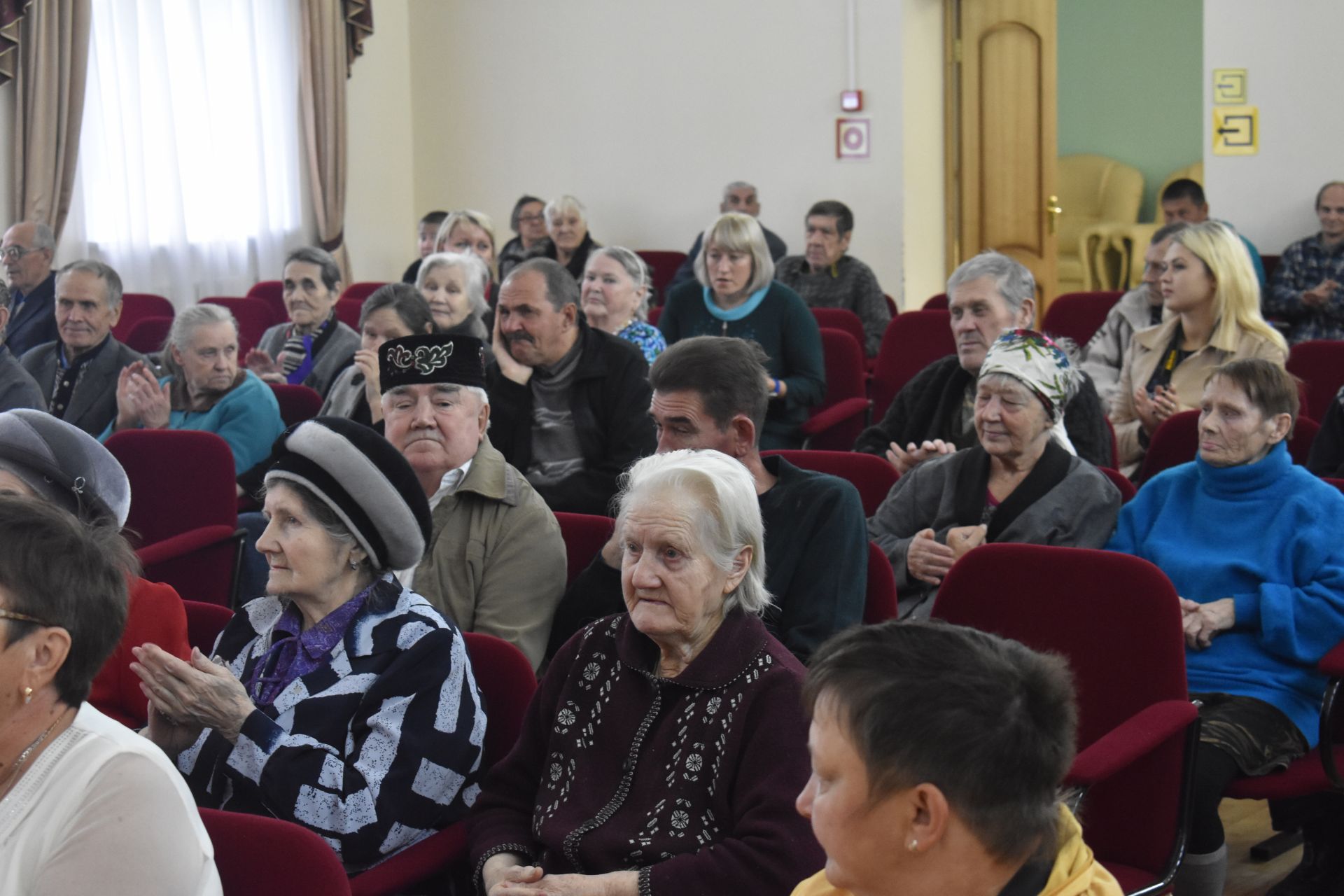 Чистопольцев поздравили с Международным днем пожилого человека (фоторепортаж)