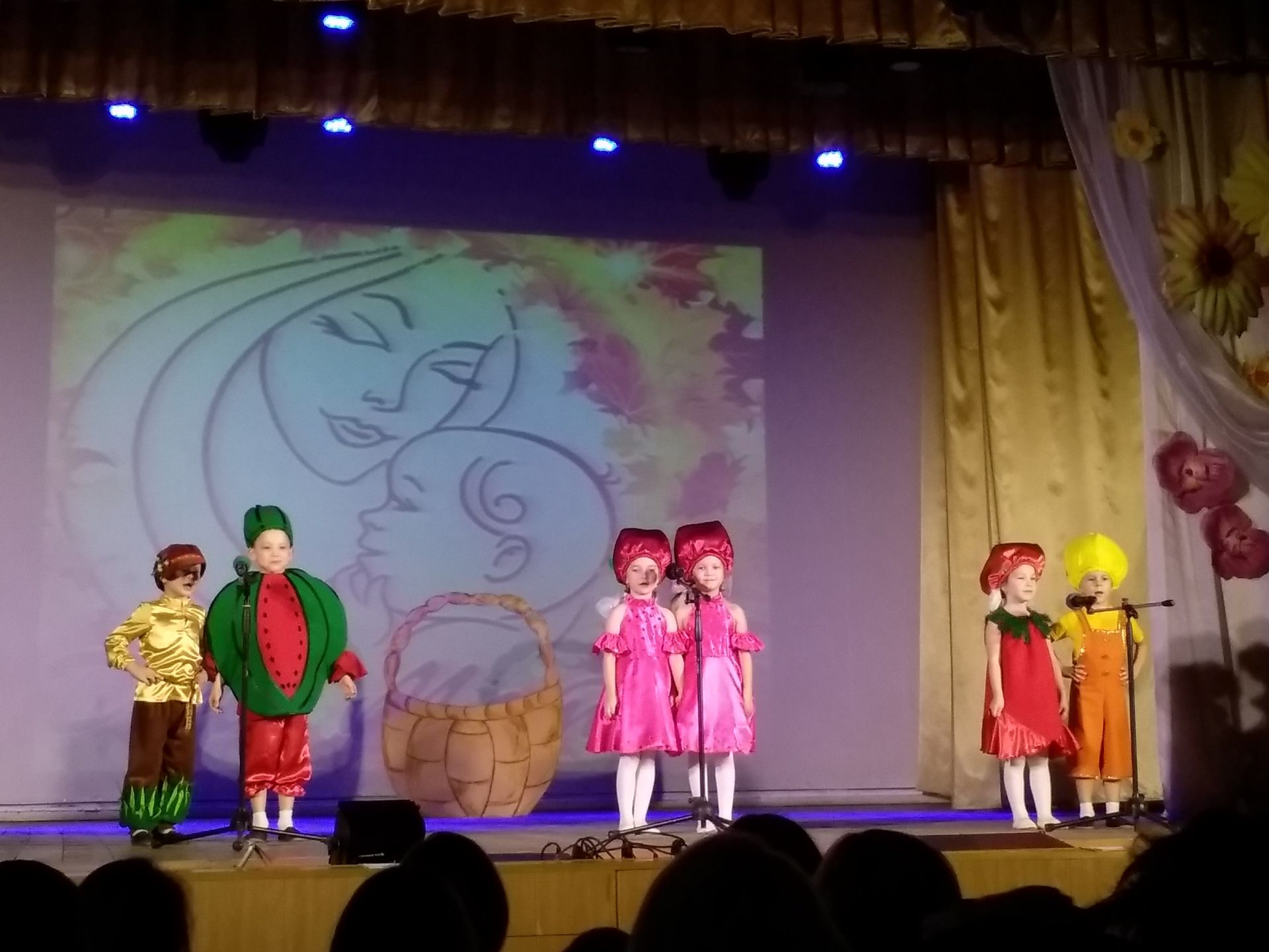 В Чистополе прошел концерт, посвященный Дню ребенка (ФОТОРЕПОРТАЖ)