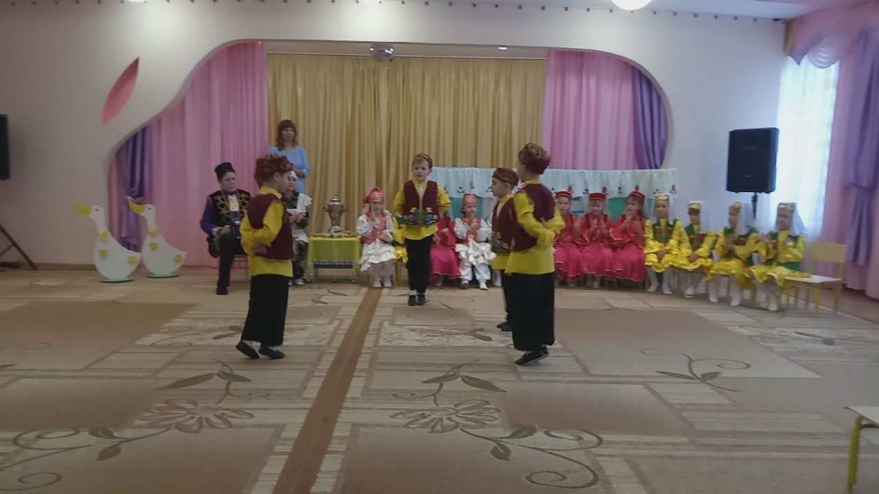 Народные обычаи, обряды: чистопольские дошкольники устроили праздник «Гусиное перо» (ФОТОРЕПОРТАЖ)