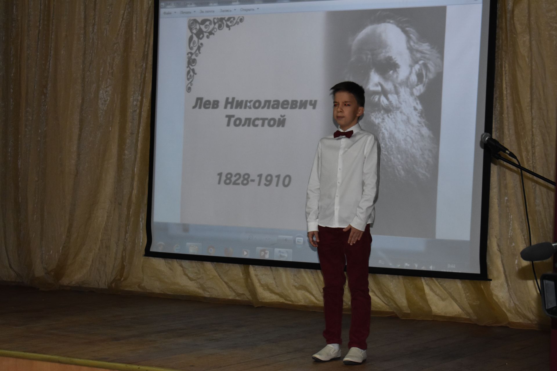 В Чистополе прошли чтения произведений Льва Толстого (фоторепортаж)