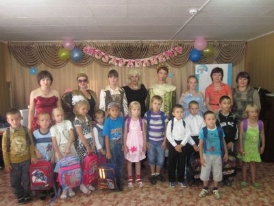 Еще двадцать чистопольских ребят получили ранцы со школьными принадлежностями