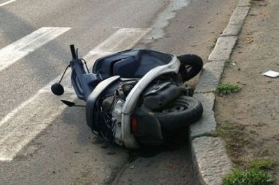 В Чистополе в ДТП пострадали водитель скутера и его пассажирка