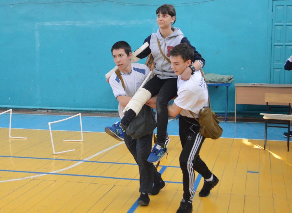 Чистопольские школьники играли в «Зарницу». Кто же в победителях?
