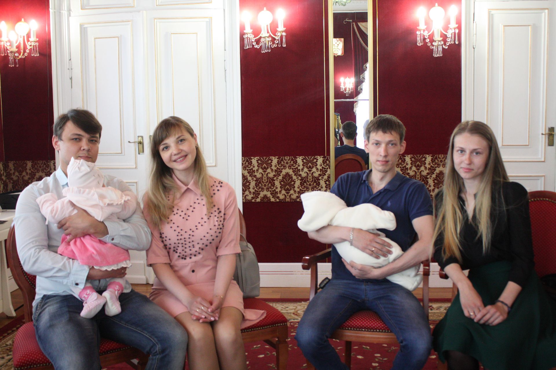 Малыши родились со своим капиталом. Торжественная церемония в Чистопольском Дворце Бракосочетания
