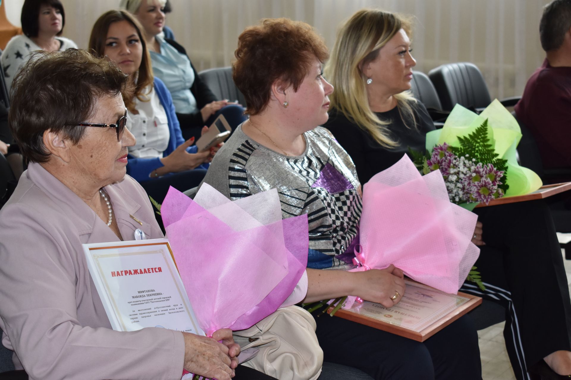 Чистопольские медицинские работники получили награды (фоторепортаж)
