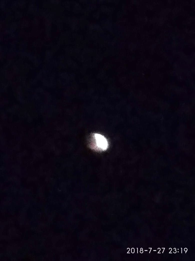 Чистопольцы делятся в соцсетях фото, сделанными вовремя лунного затмения