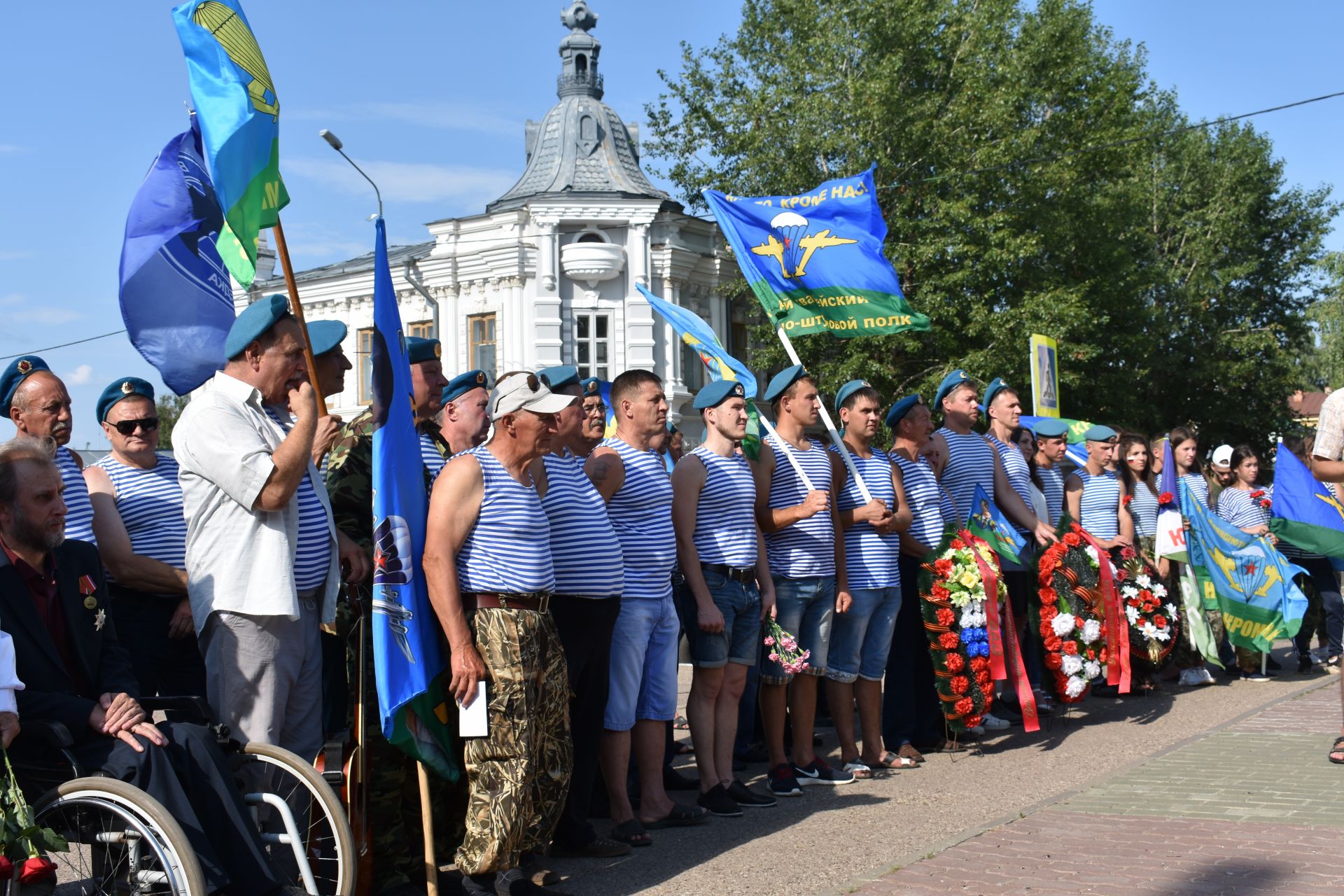 В Чистополе прошел митинг, посвященный дню ВДВ (фоторепортаж)