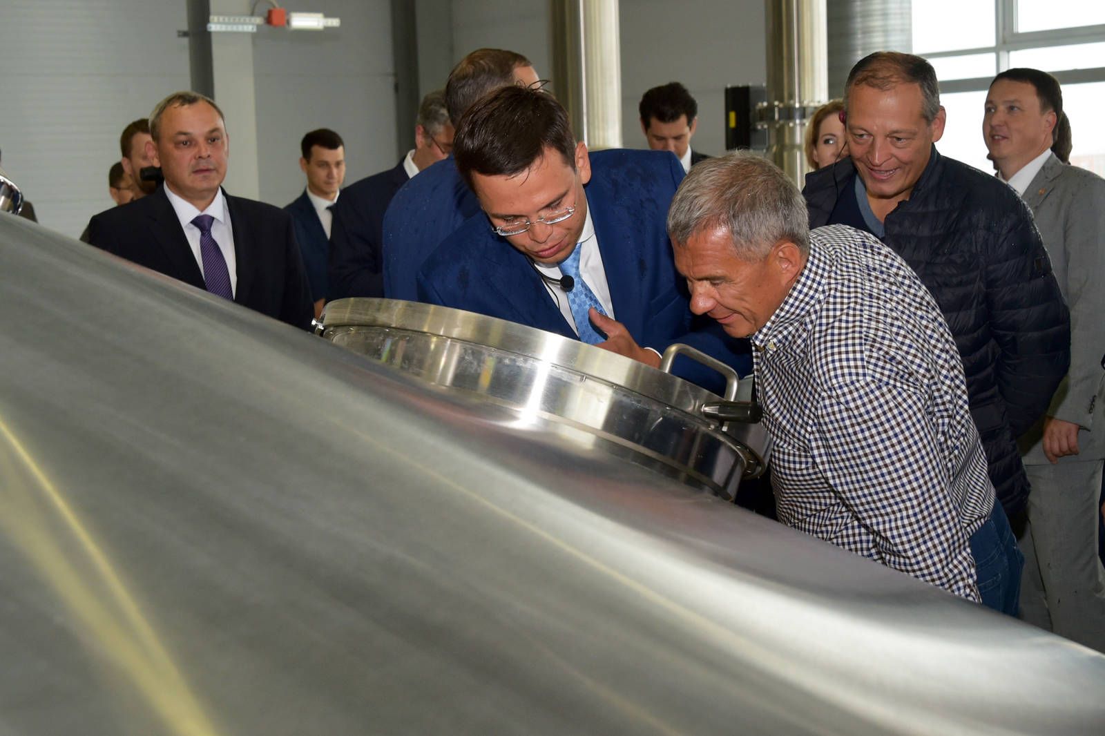 Рустам Минниханов посетил пивоваренный завод в Чистополе