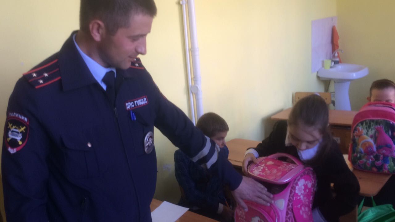 Юным жителям чистопольского села  вновь напомнили о безопасном поведении на дорогах