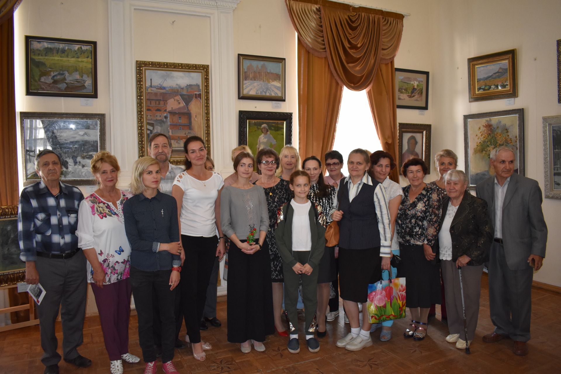 В Чистополе открылась выставка ленинградских художников (фоторепортаж)