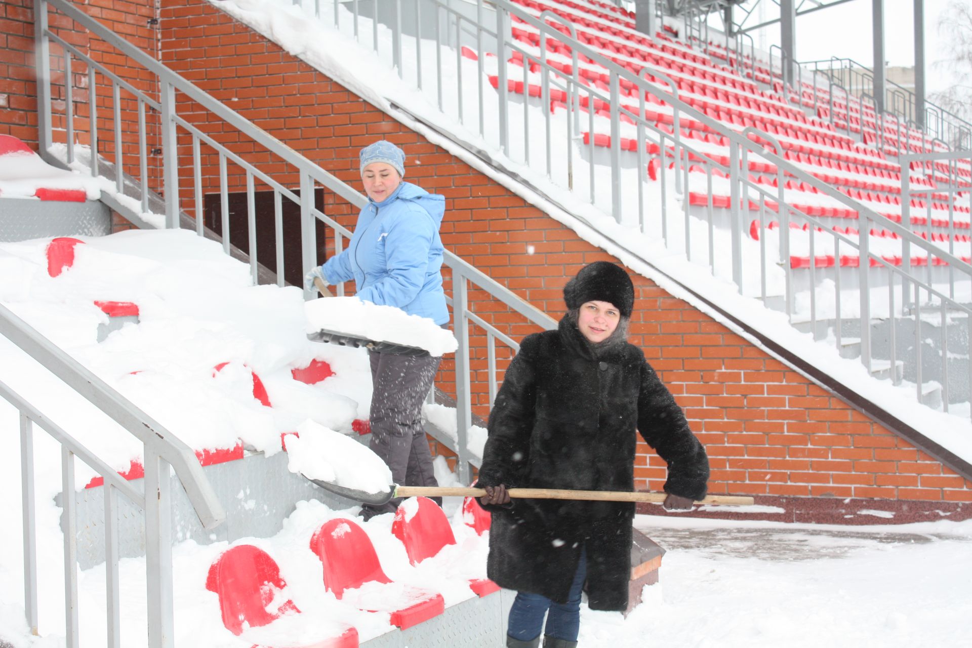 Непогода не станет помехой для занятий спортом на чистопольском стадионе