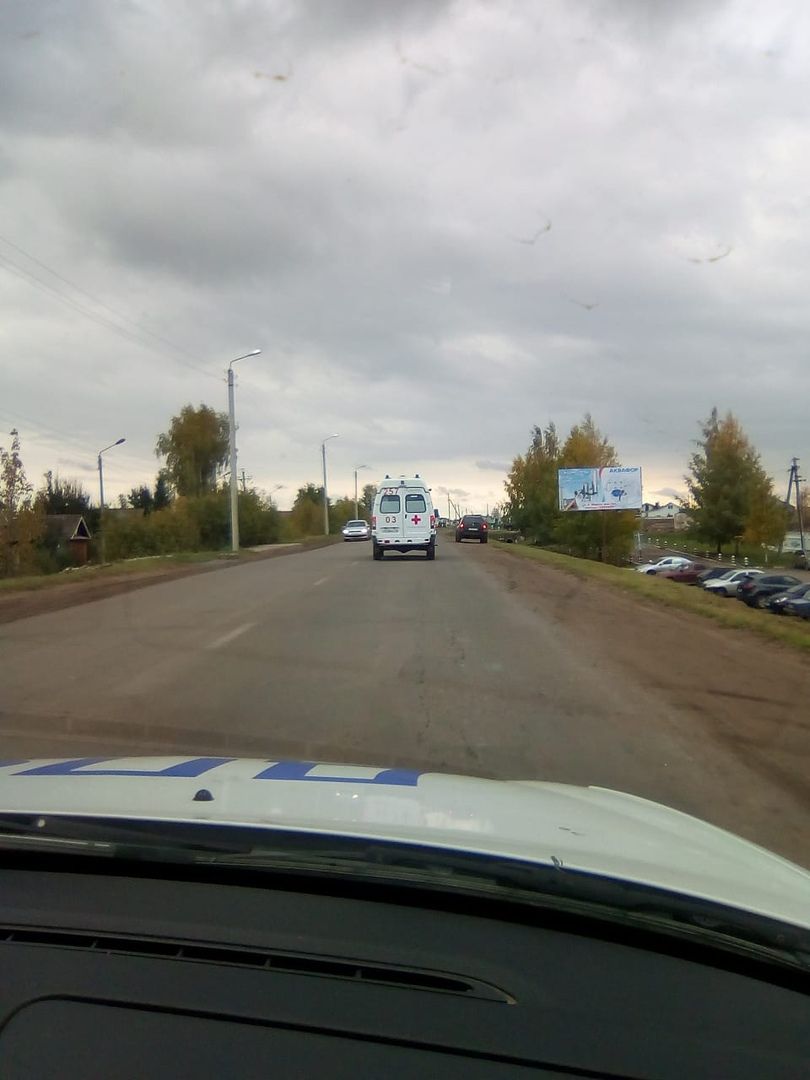Уступают ли дорогу чистопольские водители машине скорой помощи