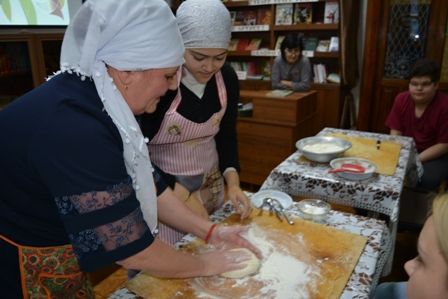 Сами готовили лапшу: День татарской кухни в чистопольской библиотеке