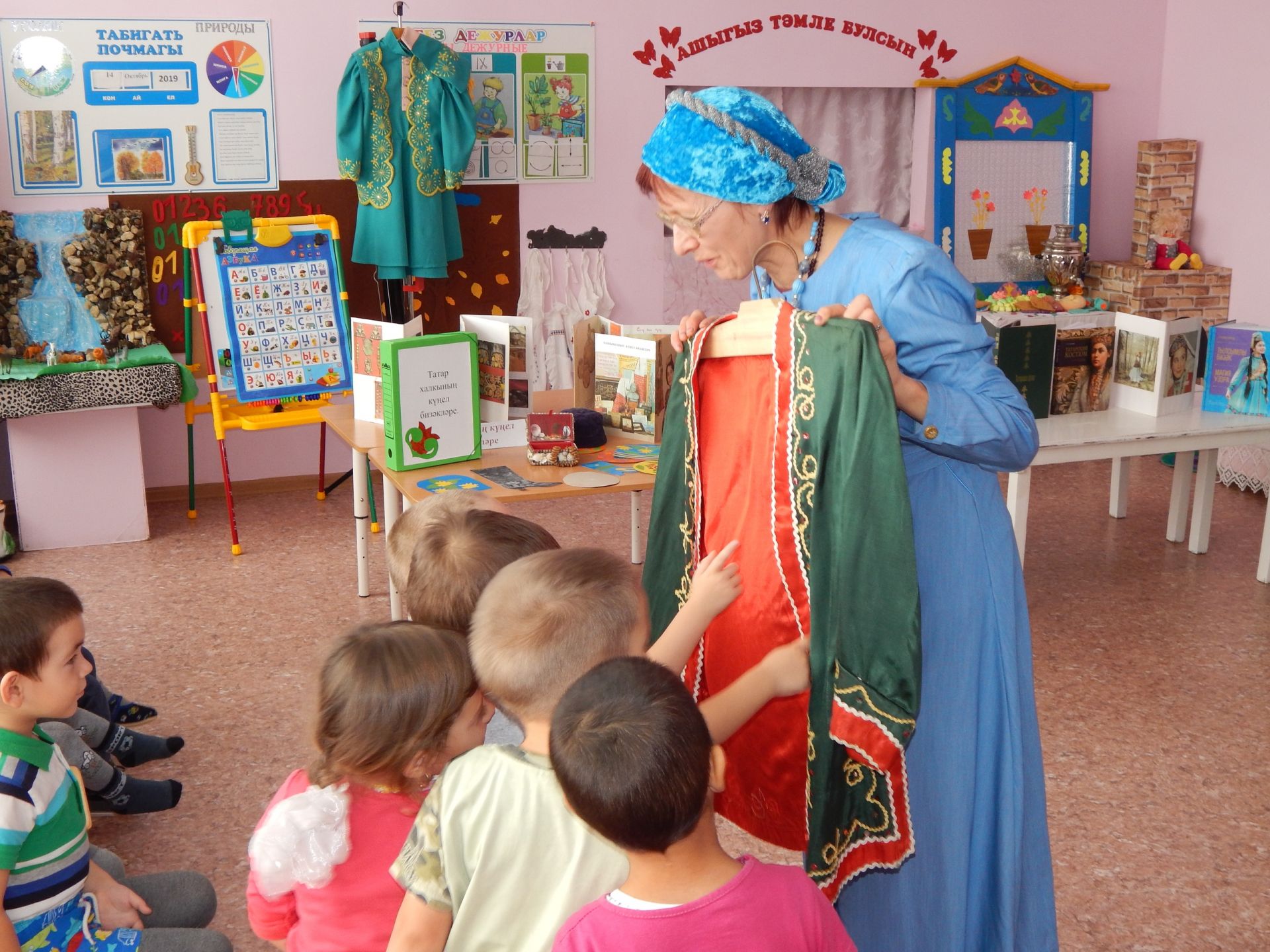 Месячник татарской культуры в Чистопольском районе: малыши знакомились с народными традициями