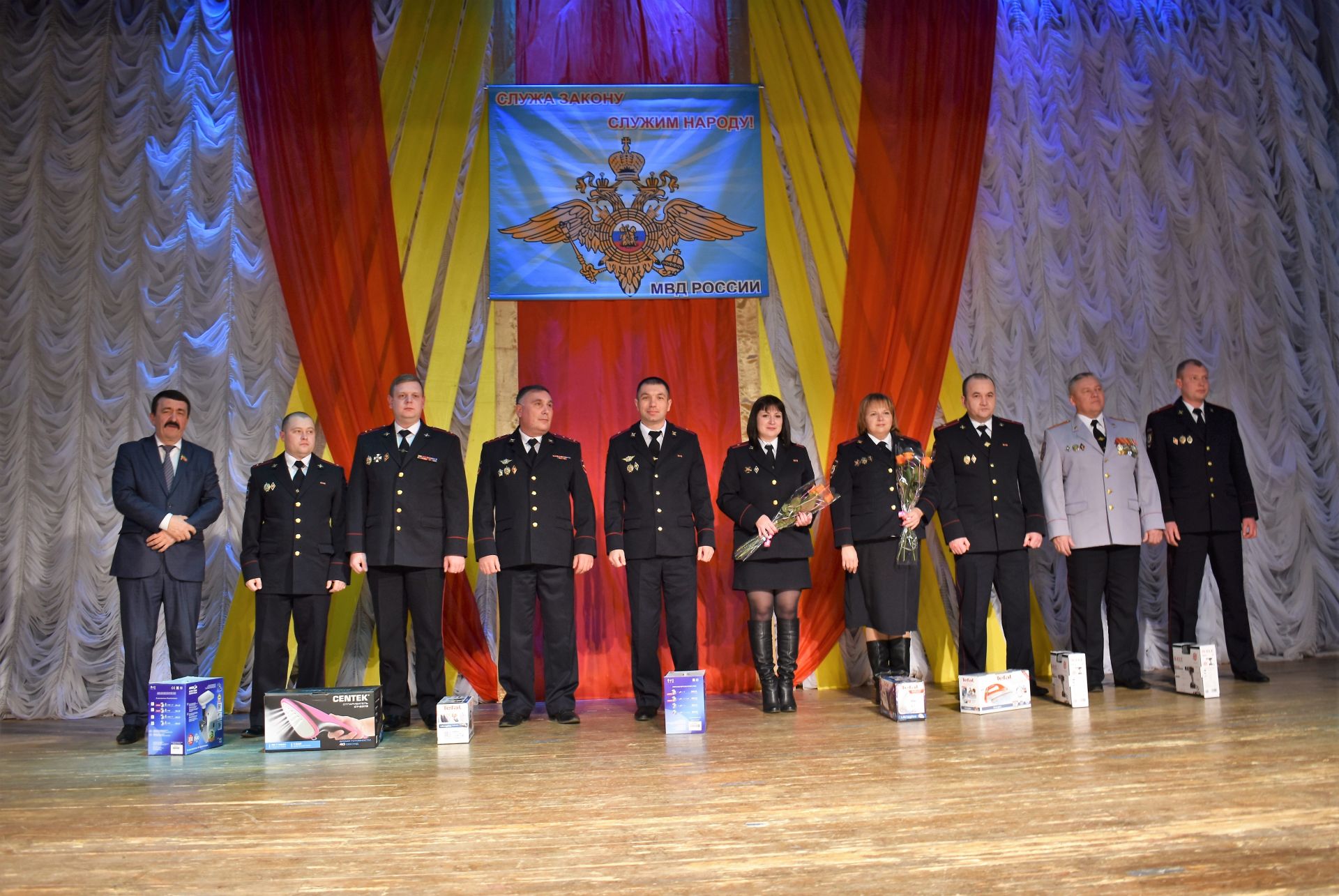 Чистопольские полицейские принимали поздравления