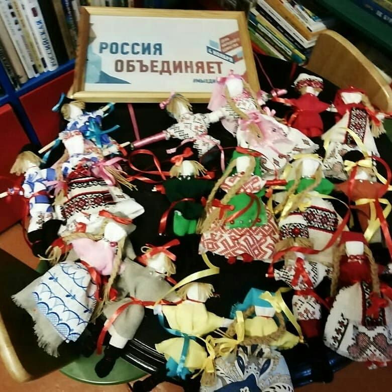 Куклы своими руками: мастер-класс в чистопольской библиотеке