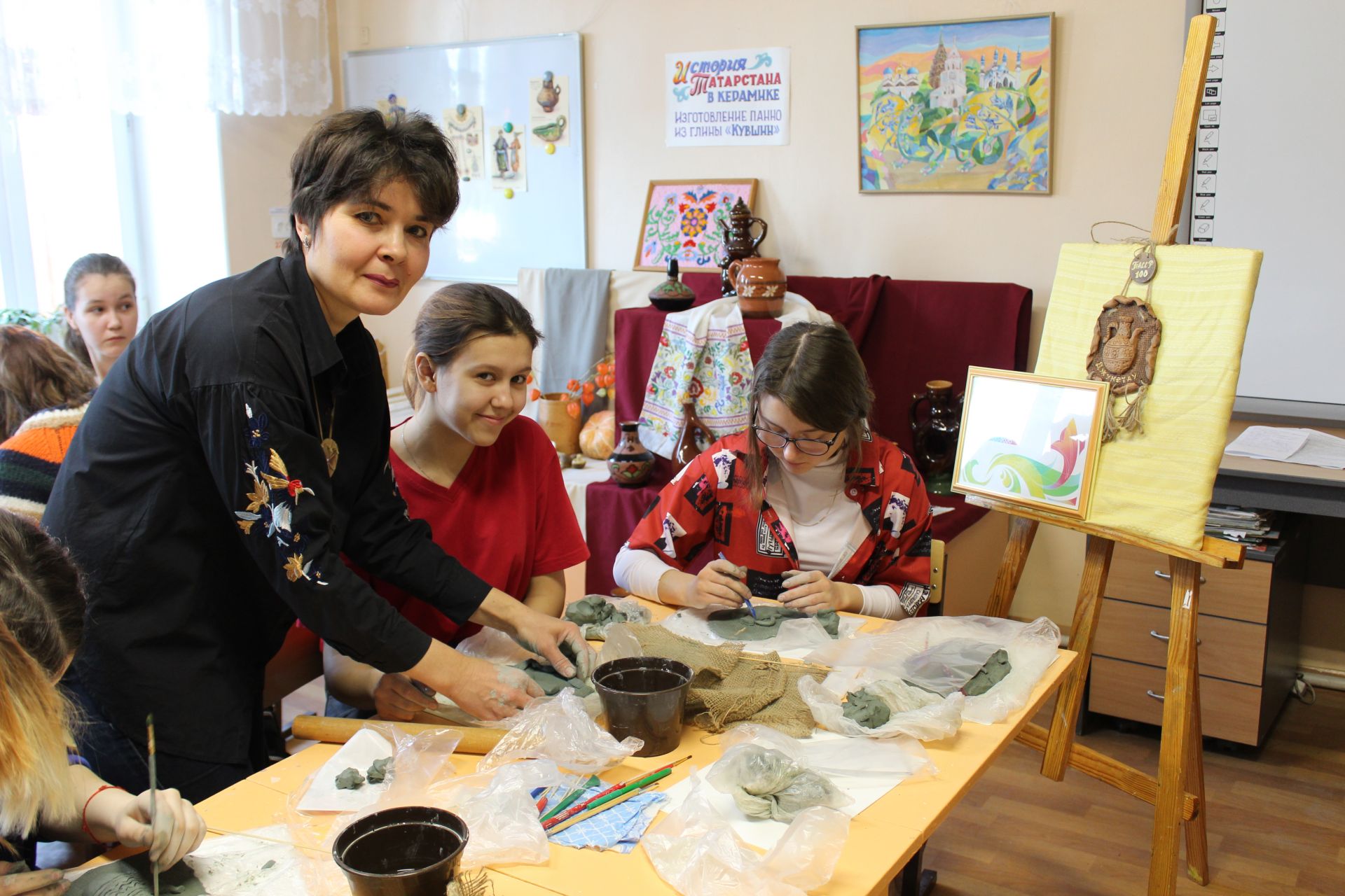 Юные художники Чистополя ознакомились с миром керамики