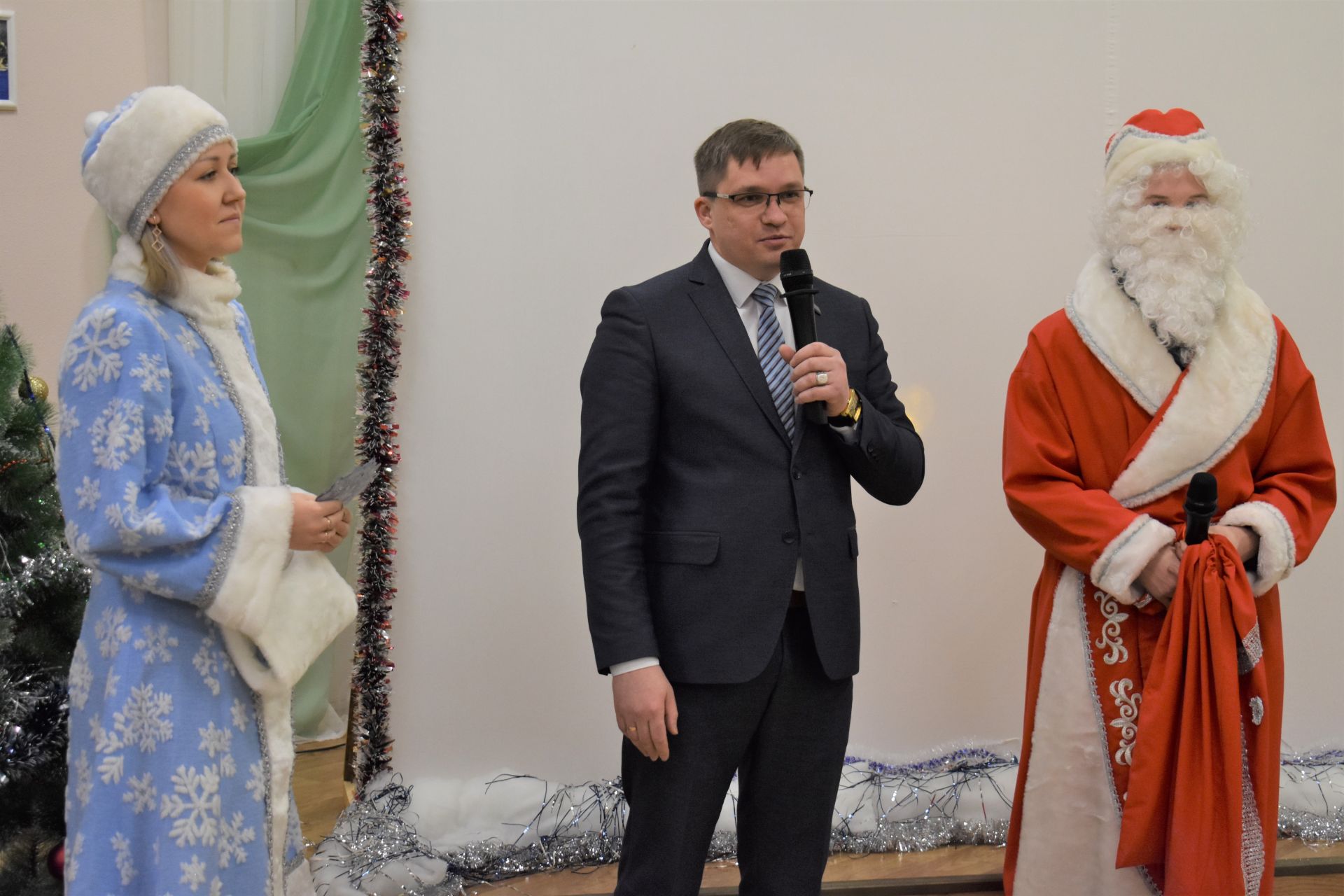 Воспитанники Чистопольского детского дома получили подарки от депутата Госдумы