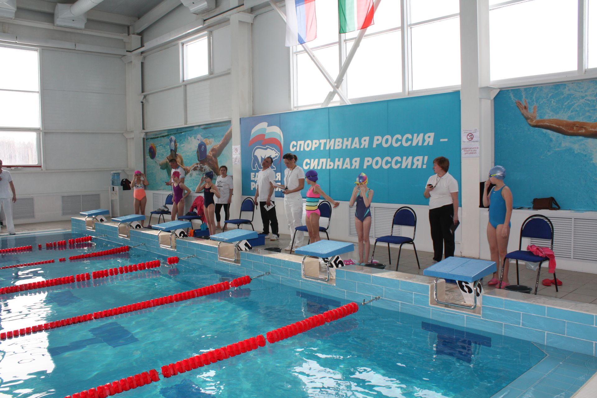 В Чистополе проходит турнир по плаванию «Лидер Закамья» (фоторепортаж)