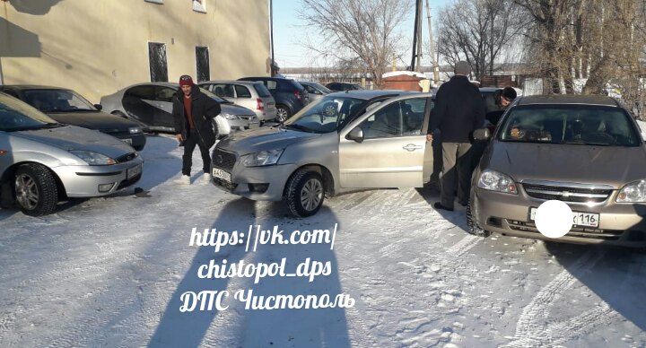 В Чистополе произошла авария: четыре авто не смогли разъехаться