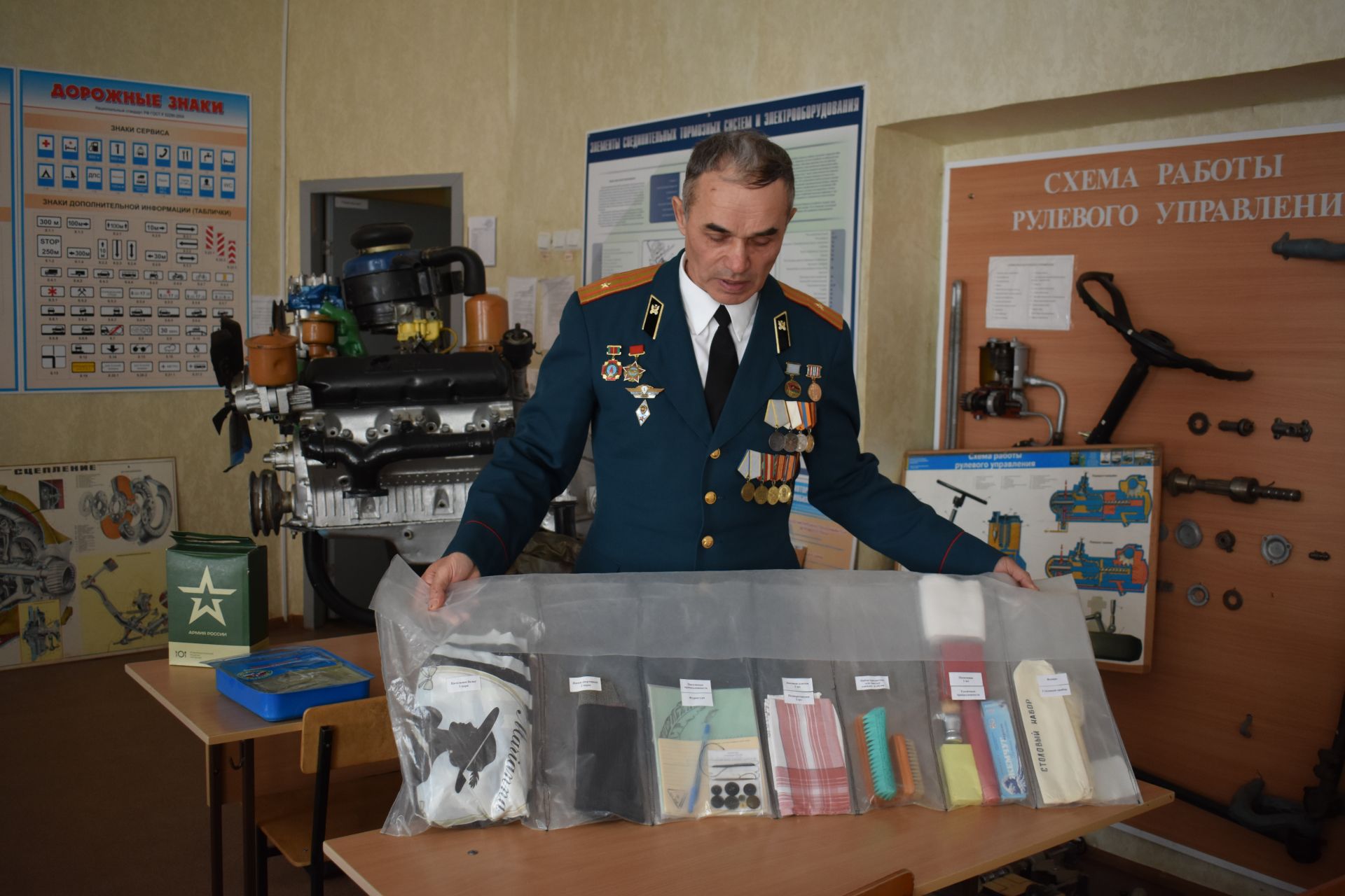 Ликвидатор Чернобыльской аварии провел урок мужества для чистопольских курсантов (Фоторепортаж)