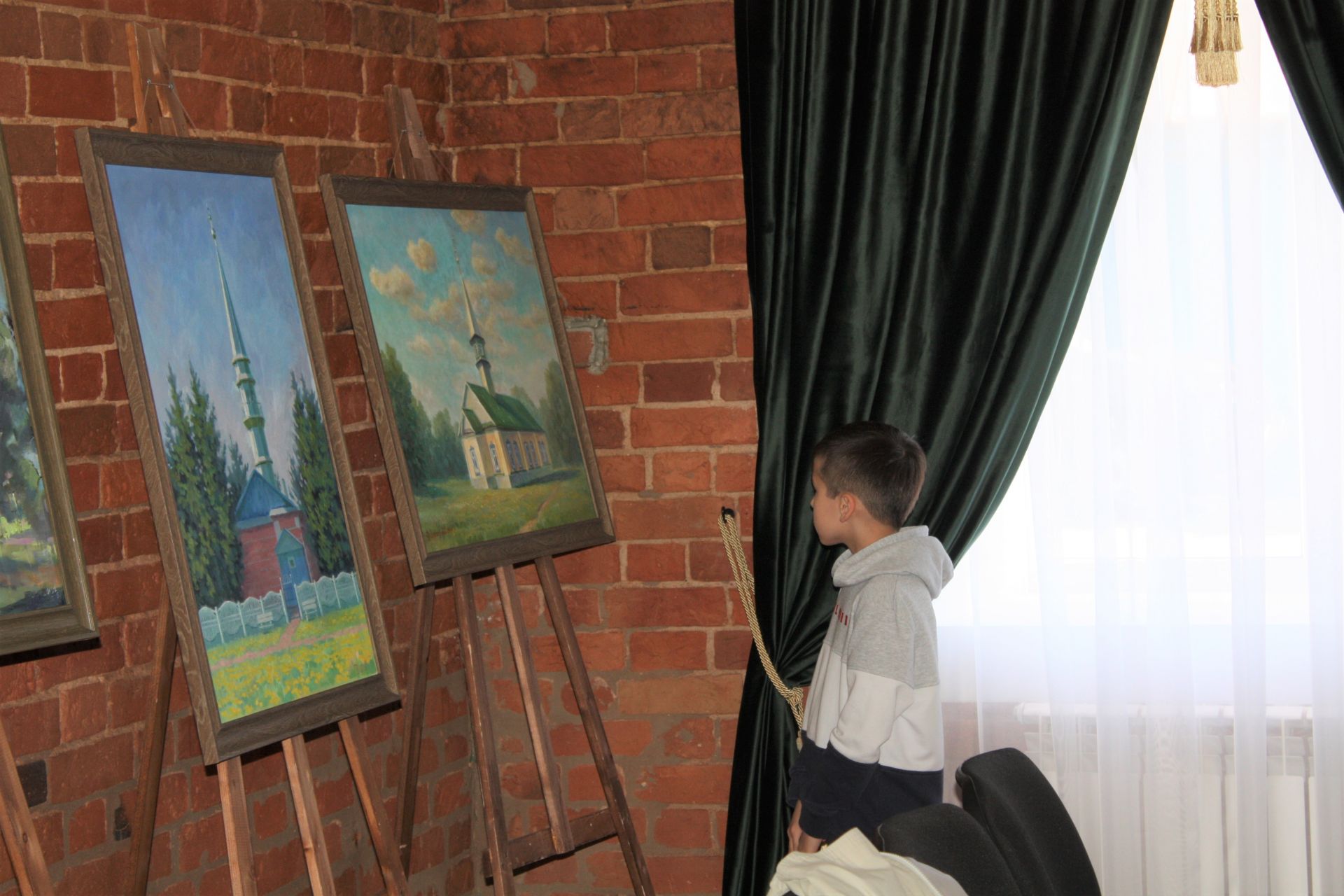 В Чистополе открылась уникальная художественная выставка (ФОТОРЕПОРТАЖ)