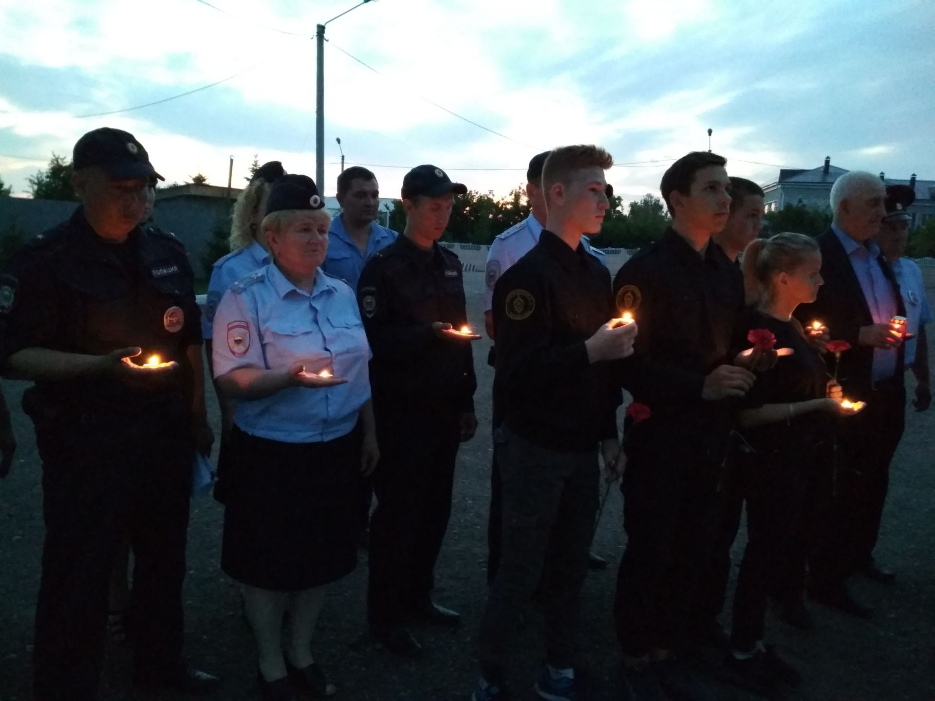 Сотрудники чистопольской полиции зажгли свечи памяти