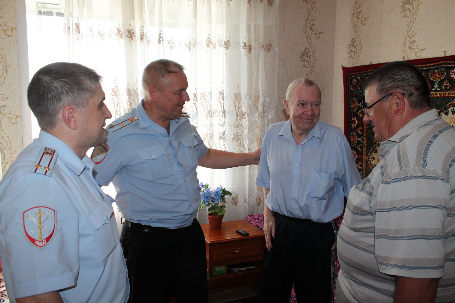 Сотрудники чистопольской полиции не забывают о своих ветеранах