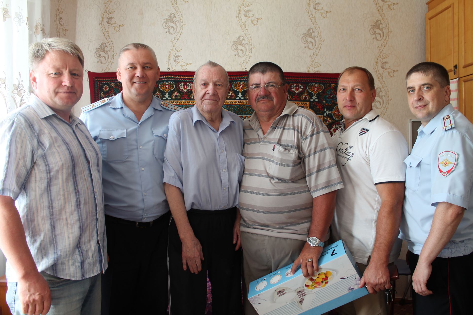 Сотрудники чистопольской полиции не забывают о своих ветеранах