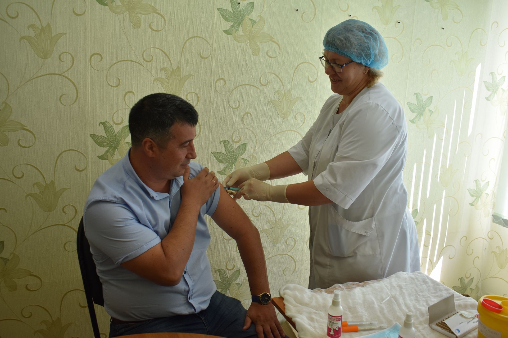 Чистопольцы проходят вакцинацию от гриппа прямо на избирательных участках