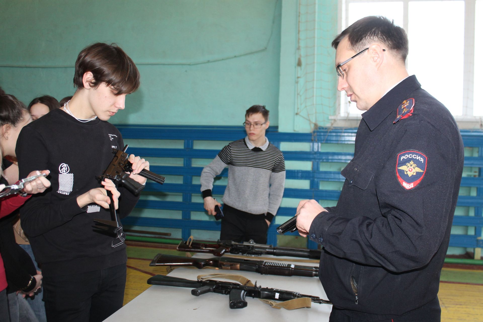 «Студенческий десант» высадился в чистопольской полиции