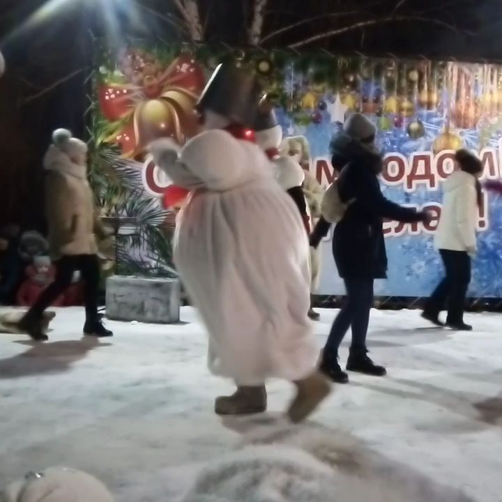 В Чистополе прошел спектакль "Снеговики"