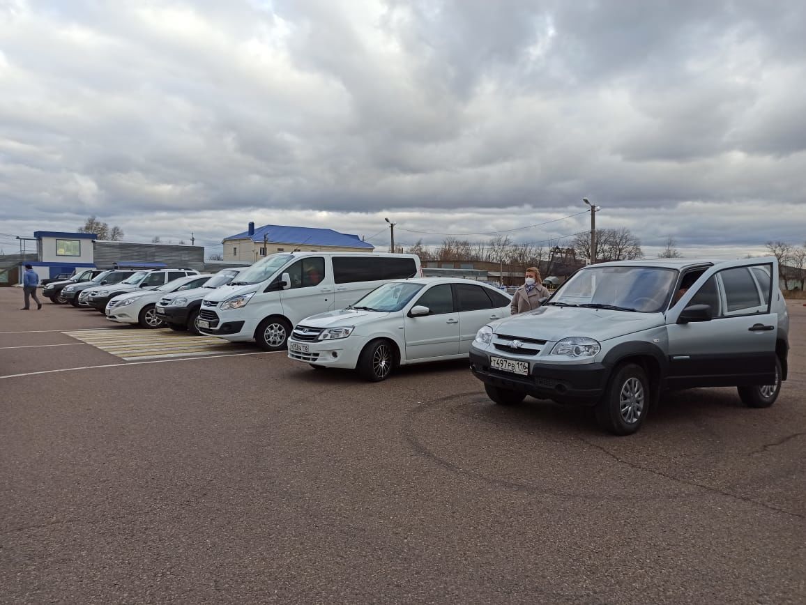В Чистополе состоялся массовый осмотр служебных автомобилей администрации