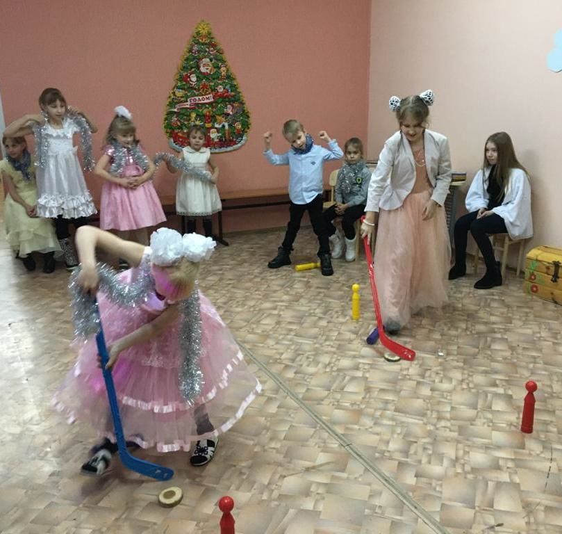 Чистопольские библиотекари устроили новогодние приключения мальчишкам и девчонкам из многодетных семей