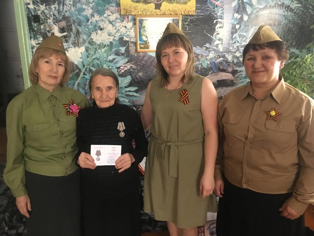 В Чистопольских селах ветеранам вручили юбилейные медали