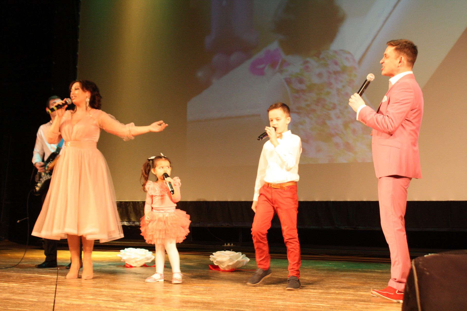 Чистопольская семья выступала на одной сцене со звездами татарской эстрады