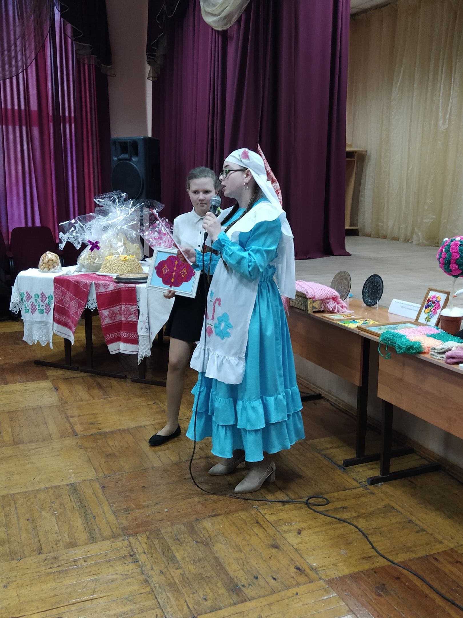 За победу в муниципальном конкурсе боролись 9 чистопольских школьниц