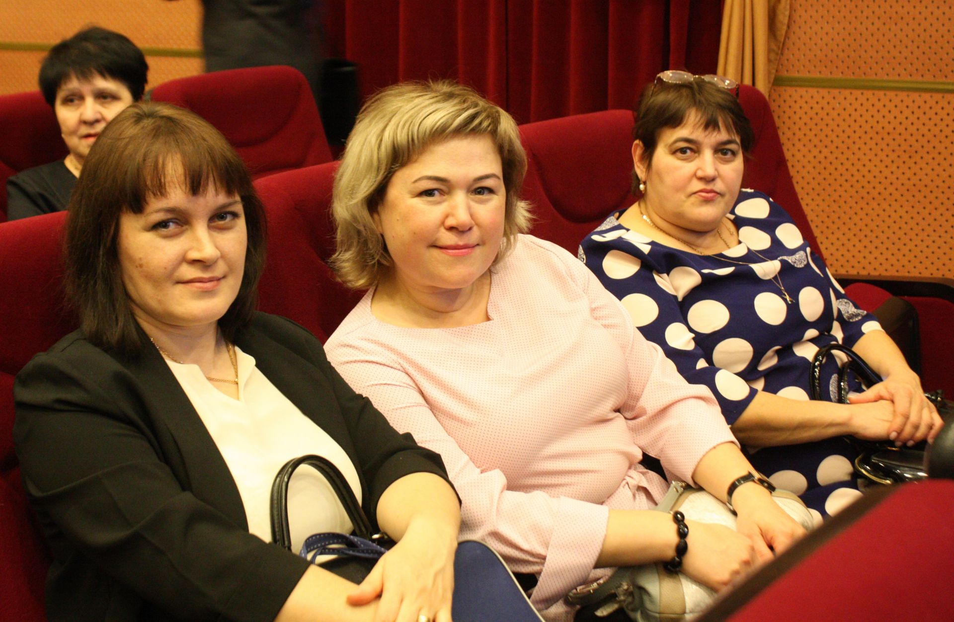 Чистопольские женщины принимали поздравления с Международным женским днем