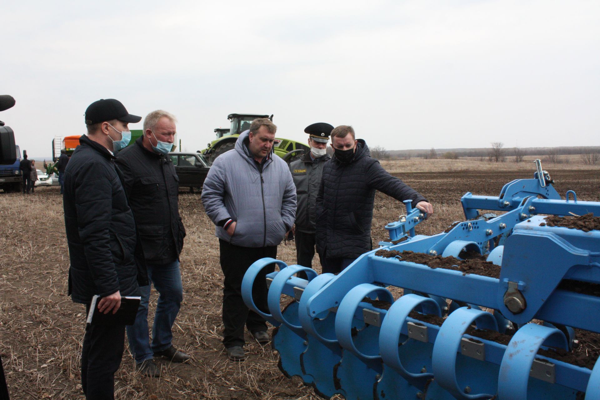 Министр сельского хозяйства и продовольствия РТ Марат Зяббаров ознакомился с ходом работы в чистопольских хозяйствах