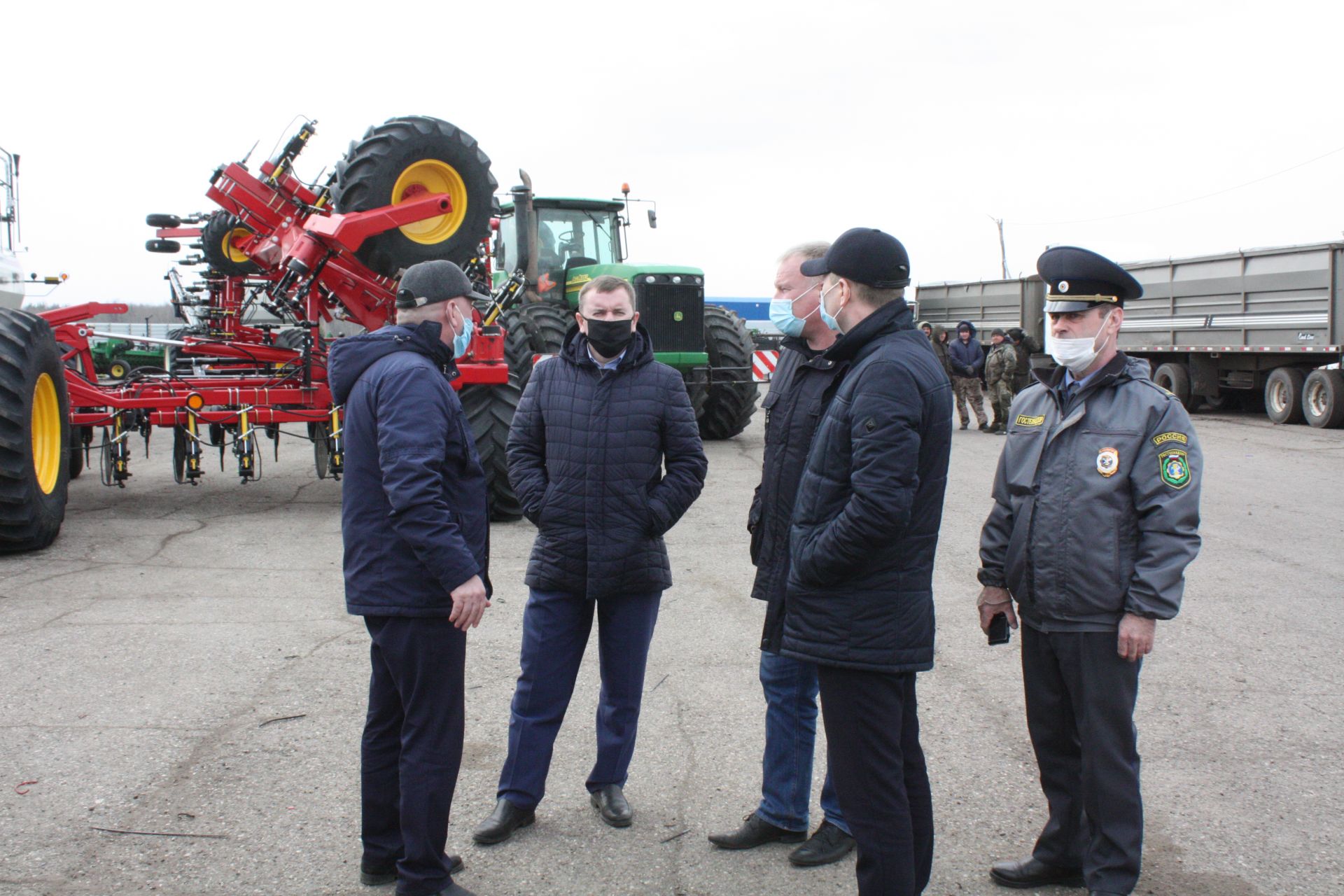 Министр сельского хозяйства и продовольствия РТ Марат Зяббаров ознакомился с ходом работы в чистопольских хозяйствах