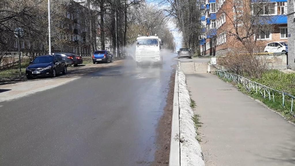 В Чистополе продолжается дезинфекция улиц