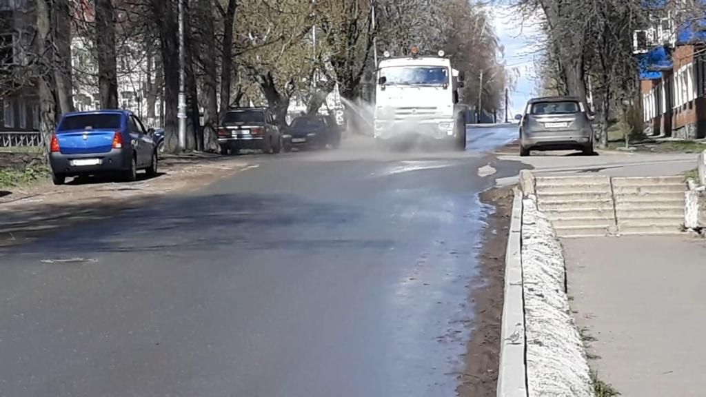 В Чистополе продолжается дезинфекция улиц