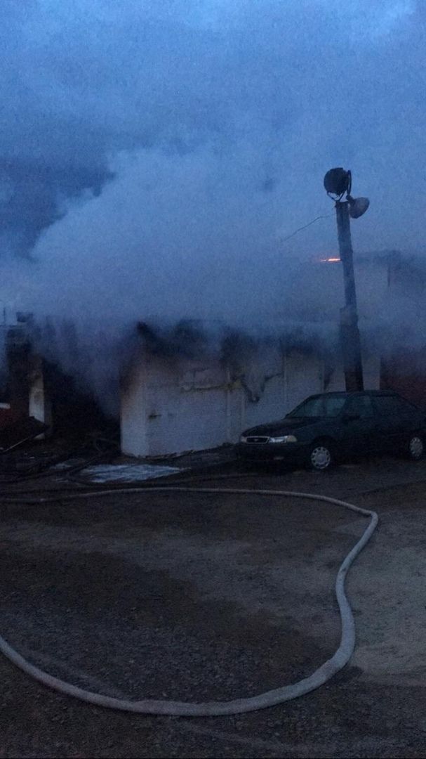 В Чистополе горел гараж, в котором находился автомобиль
