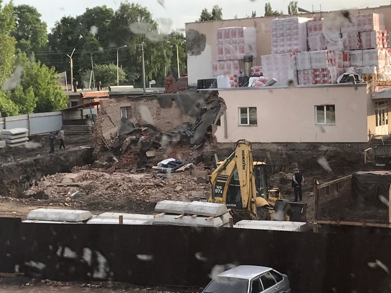 В Чистополе во время капремонта спортивной школы «Гимнаст» рухнула часть здания (фото)