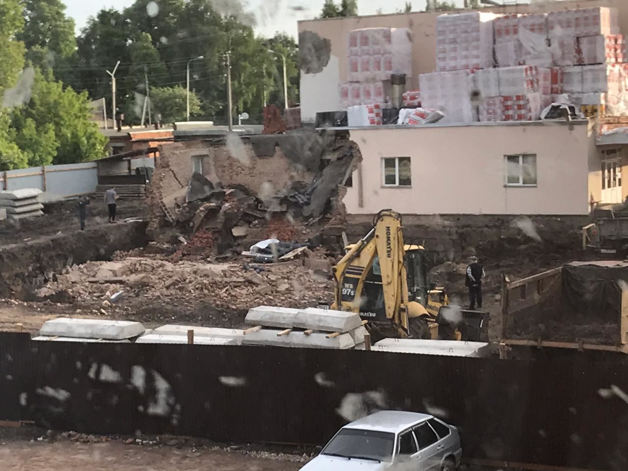 В Чистополе во время капремонта спортивной школы «Гимнаст» рухнула часть здания (фото)