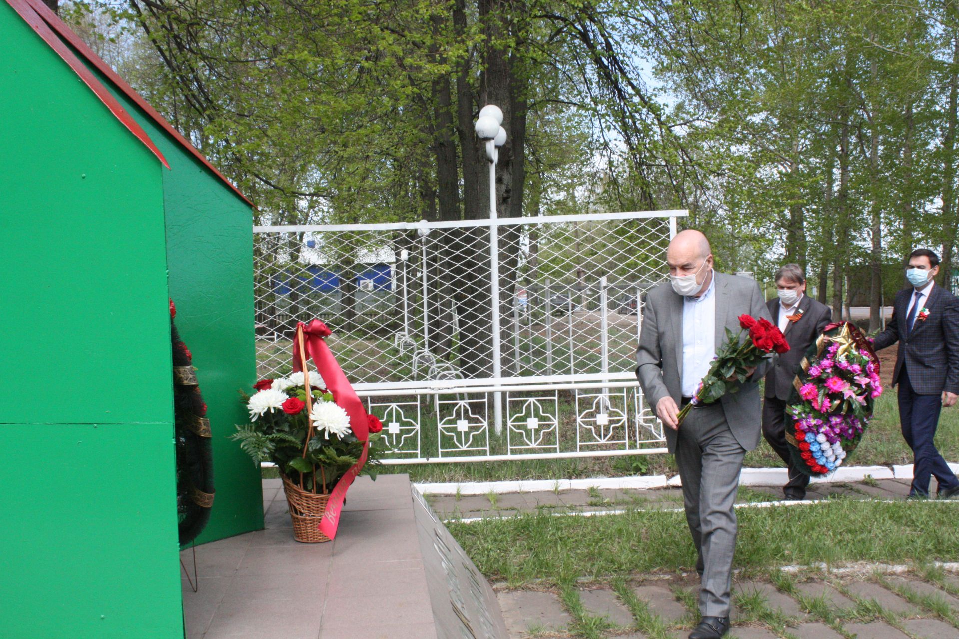 Чистопольцы в память о погибших земляках возложили цветы к обелиску