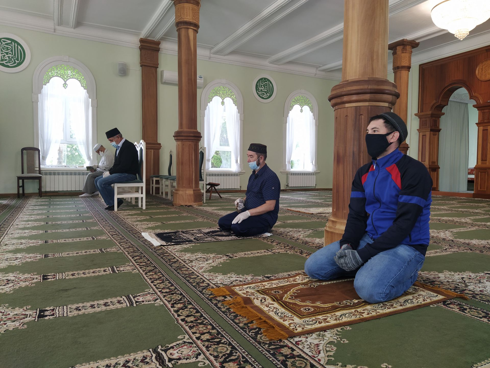 В мечетях Чистополя возобновились коллективные намазы (ФОТОРЕПОРТАЖ)