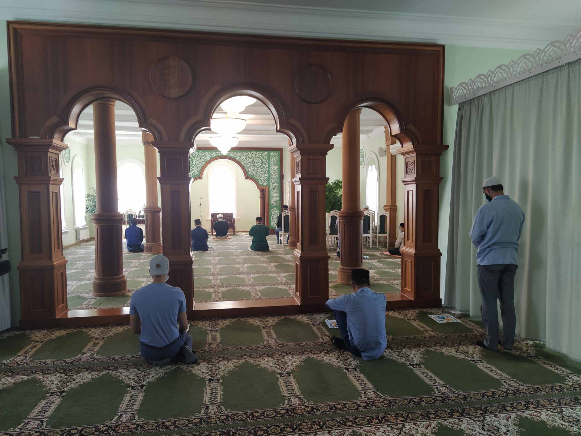 В мечетях Чистополя возобновились коллективные намазы (ФОТОРЕПОРТАЖ)